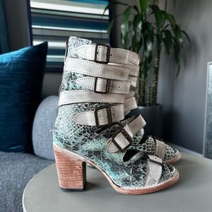 Freebird BOND Style in TAN/GREEN, SZ 6. Like NEW